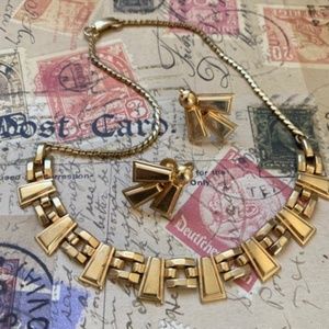 VINTAGE LUSTERN Set Necklace Collar Earrings Screw Back Gold